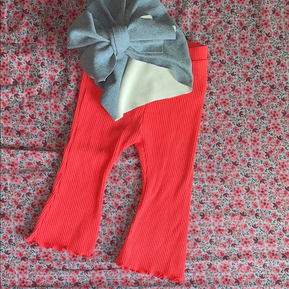 Old Navy Kids Gray and Cream Bow Hat